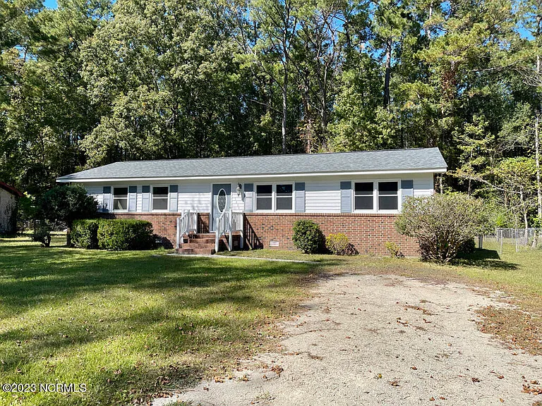 3804 Brandywine Dr — Photo 2