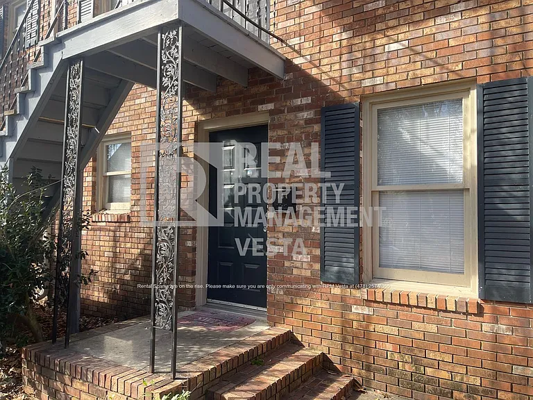 134 Tyrone Blvd — Photo 1