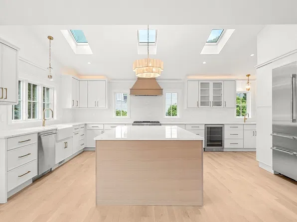 9 Albamont Rd, Winchester, MA 01890