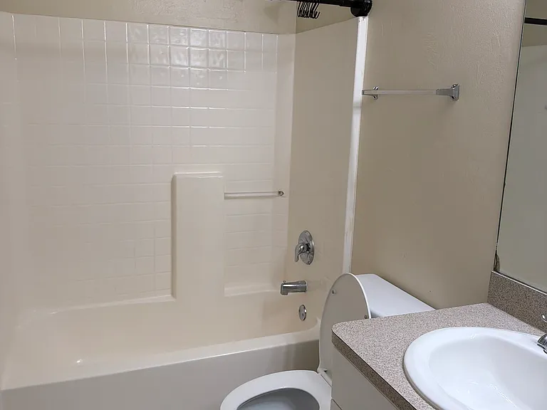 3807 SW 7th Pl — Photo 11