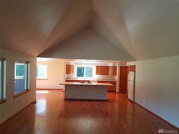 5th image of 150 SE Cermak Ln
