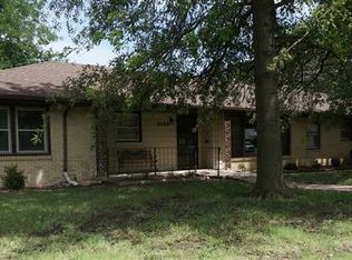 1102 N Edgemoor Dr, Wichita, KS 67208