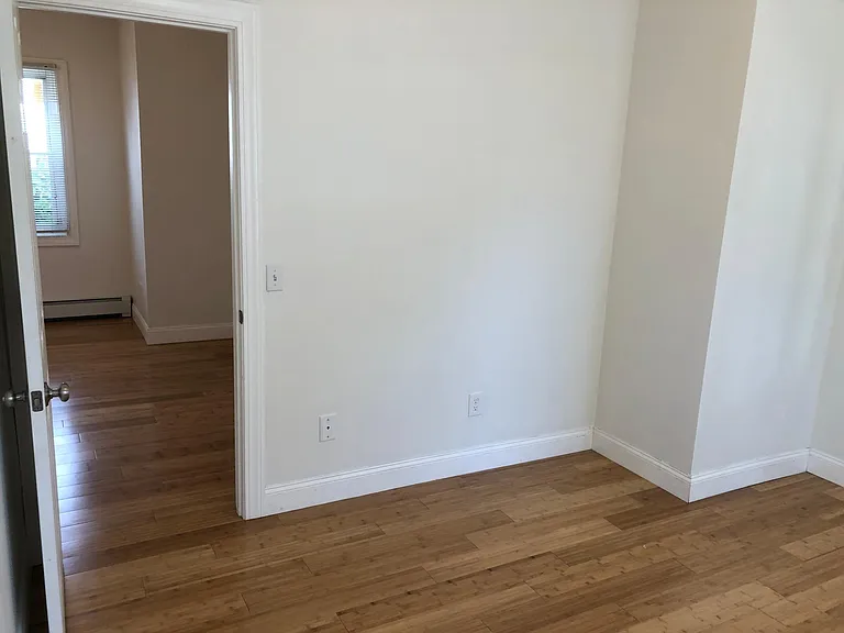 328 Williams St #1R — Photo 11