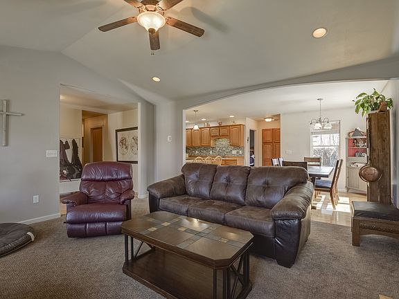 5th image of 115 Red Barn Dr