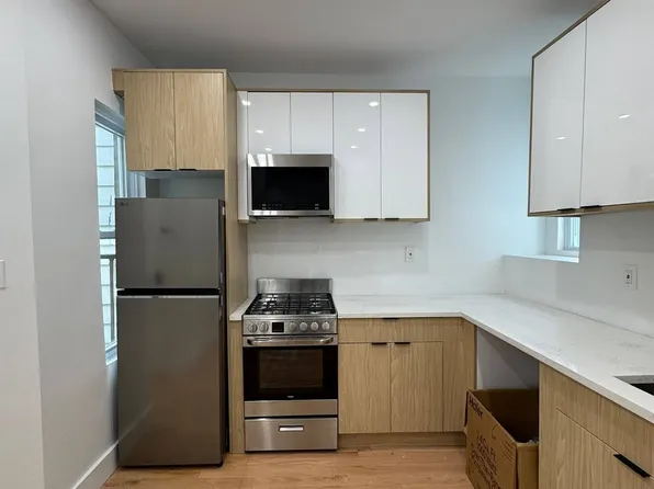 151 Williams Avenue image 1 of 5