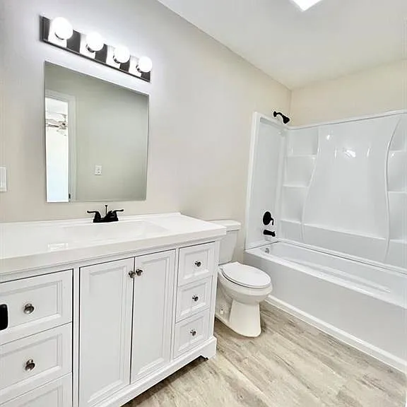 538 E Anaquitas St — Photo 5