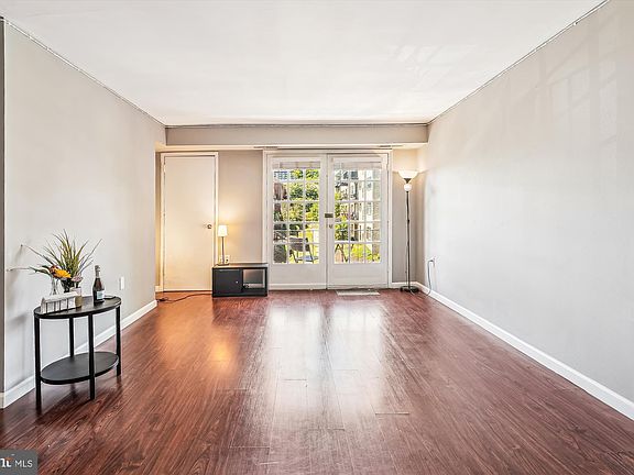 2nd image of 444 N Armistead St APT 304