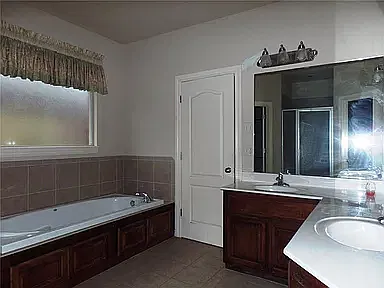 3 bed, 2000 sqft, $1,950 — Photo 4