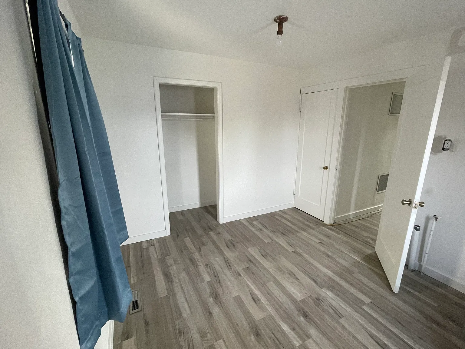 496 Rose Ave — Photo 4