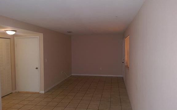 3rd image of 1627 NW 18th St