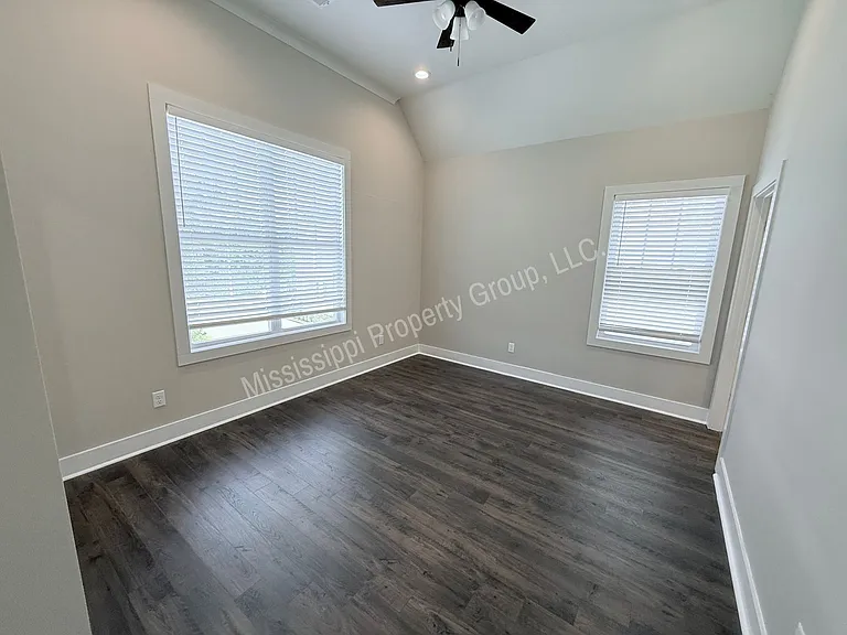 1402 Pleasant Dr — Photo 18