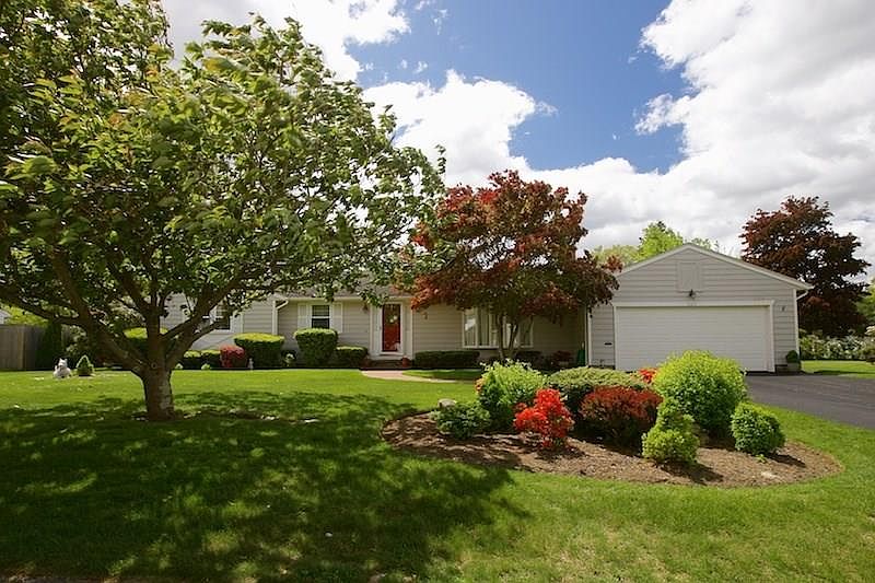 1st image of 525 Algonquin Dr