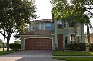 2nd image of 1221 W Magnolia Cir
