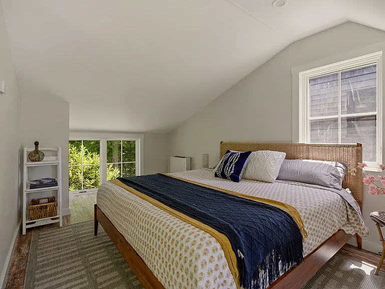 130 Carroll Ave — Photo 24