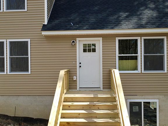 3rd image of 101 Pine Dr