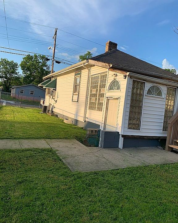 1st image of 1055 Steffen Ave