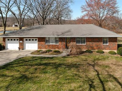 27541 Tonganoxie Dr, Leavenworth, KS, 66048
