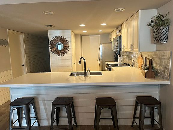 3rd image of 1816 Gulf Blvd #407