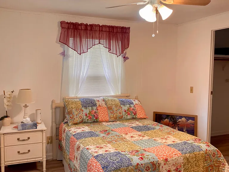 172 Elmwood Ln — Photo 12