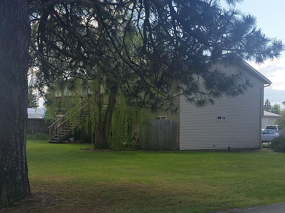 Unfenced Back Yards