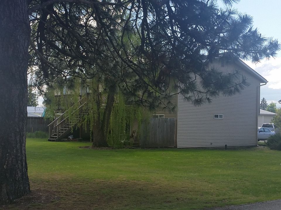 Unfenced Back Yards