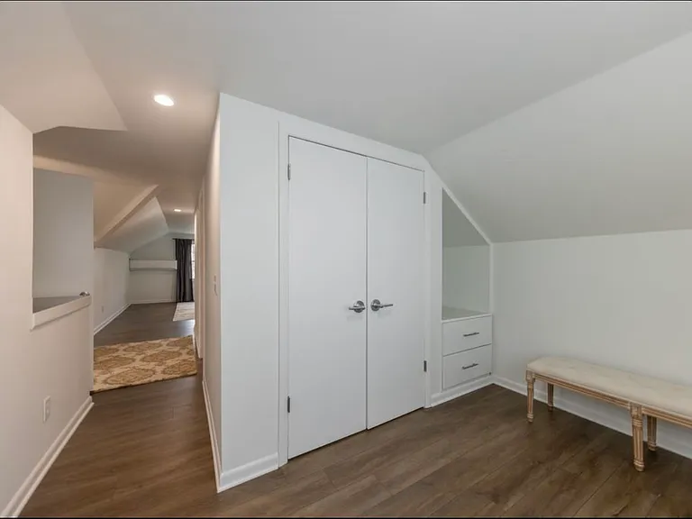 21112 Halworth Rd — Photo 18