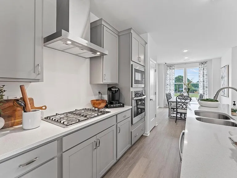 413 N Fisher St — Photo 5
