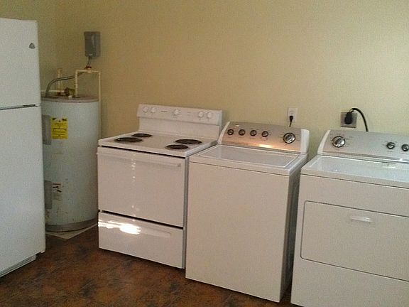 3rd image of 195 W Sugartree St