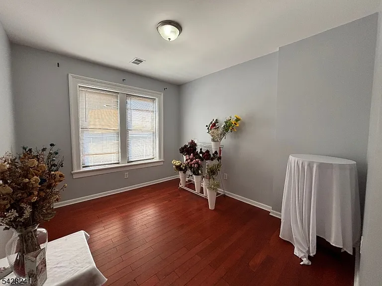276 Morris Ave #3 — Photo 4
