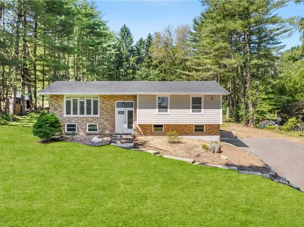 5 Larchmont Drive, Hopewell Junction, NY 12533