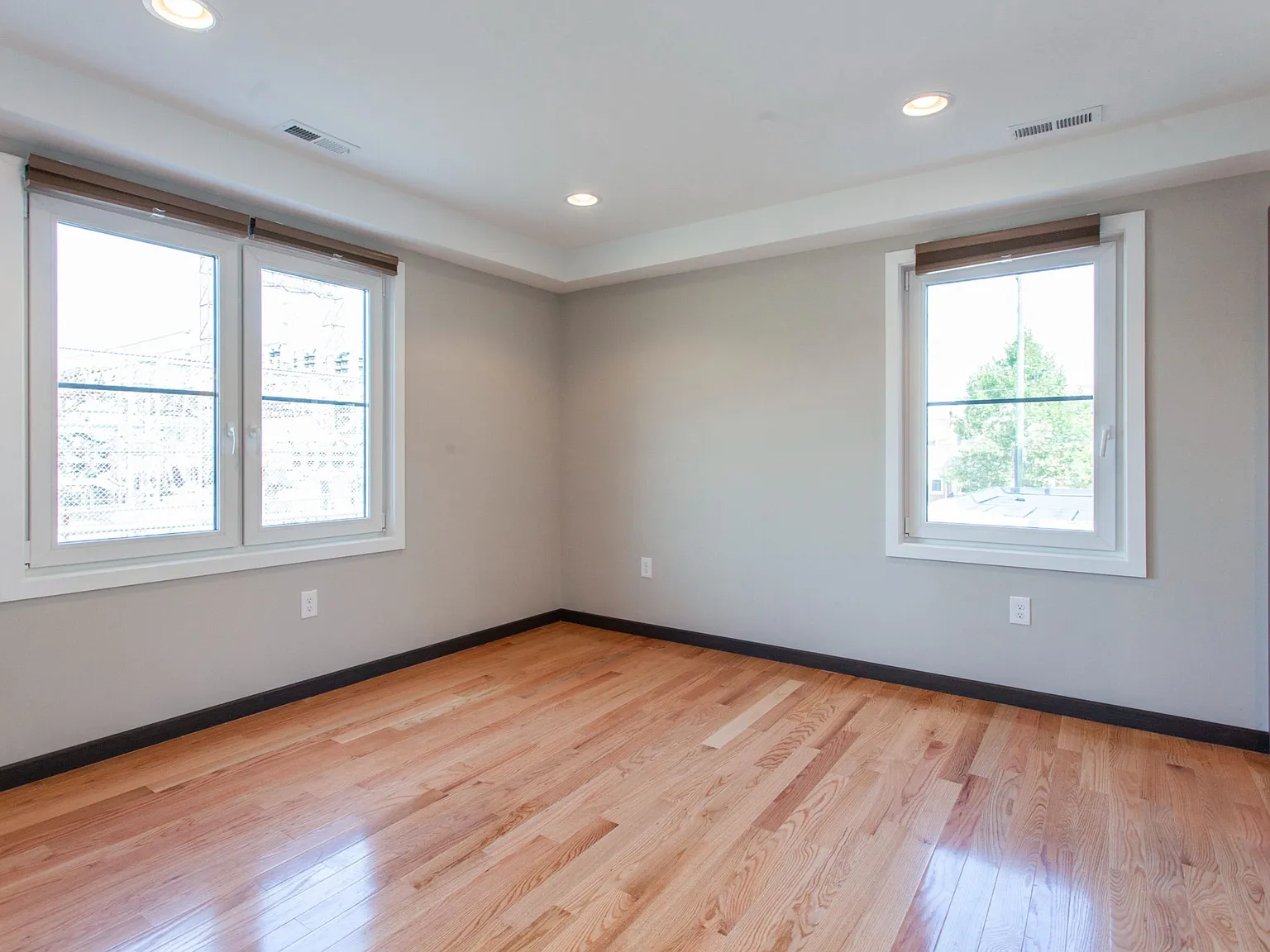2553 Montrose St Unit B — Photo 2