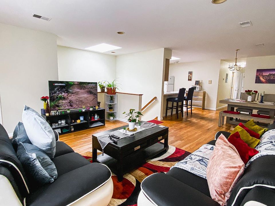 1st image of 82 Liberty Ave Floor 2