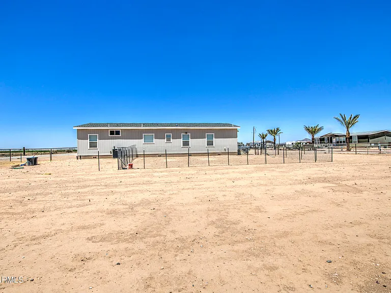 4057 N Solar St — Photo 49