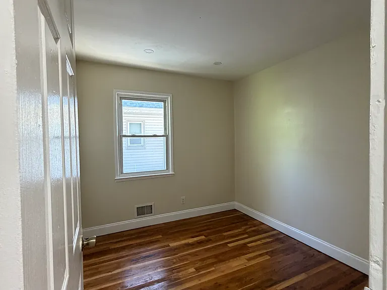 152 Sycamore Rd #1 — Photo 7