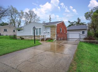 327 W Tienken Rd, Rochester Hills, MI 48306