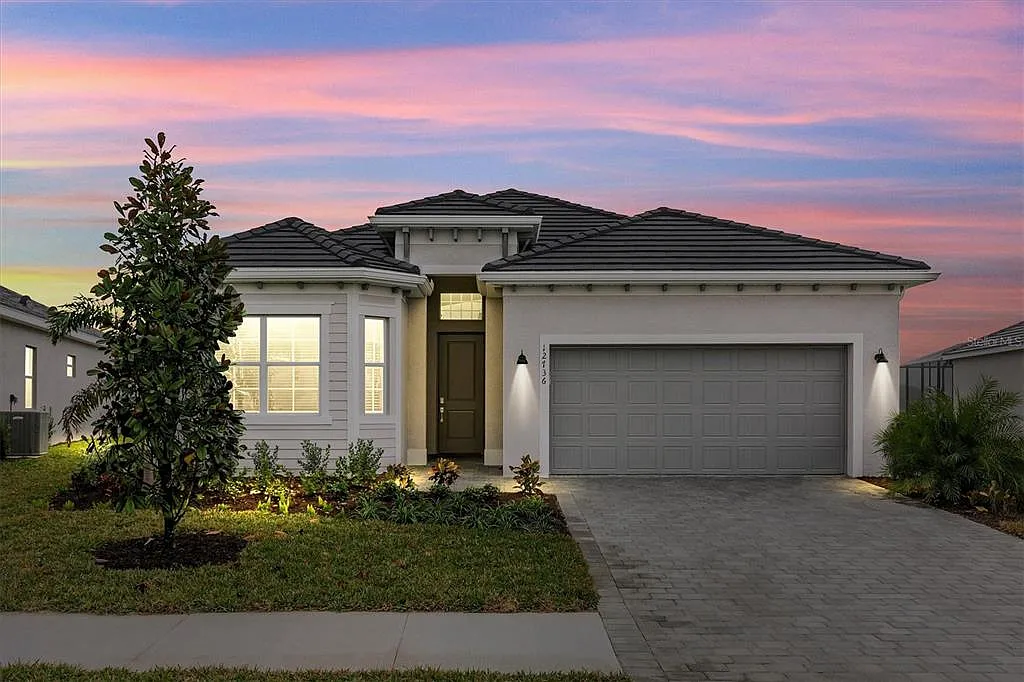 3 bed, 2.0 bath, 2078 sqft, $5,000 — Photo 1