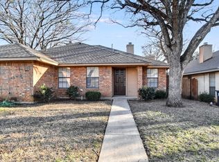 2418 Kingsford Ct, Arlington, TX 76017