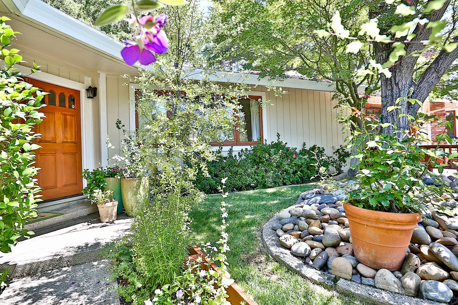 3098 Withers Ave photo 1