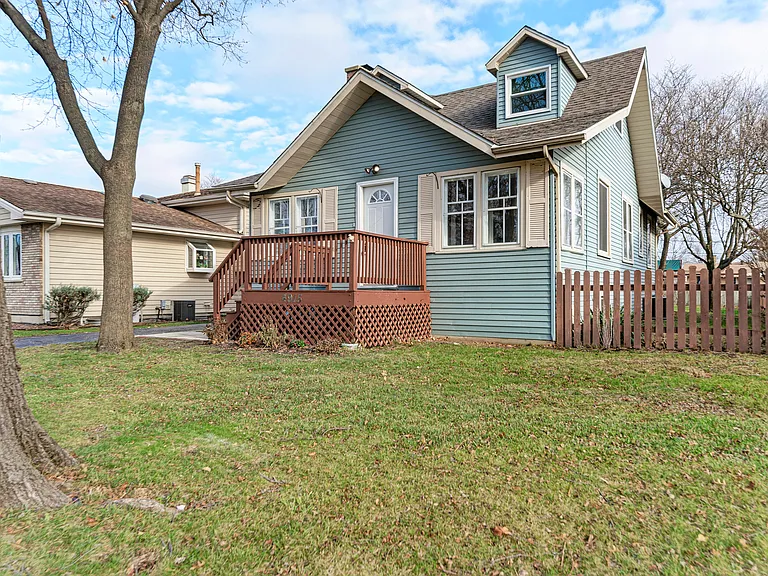 4915 Edward Ave — Photo 2