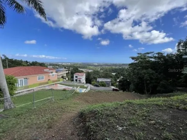 3 Calle Caguax, Carolina, PR 00987