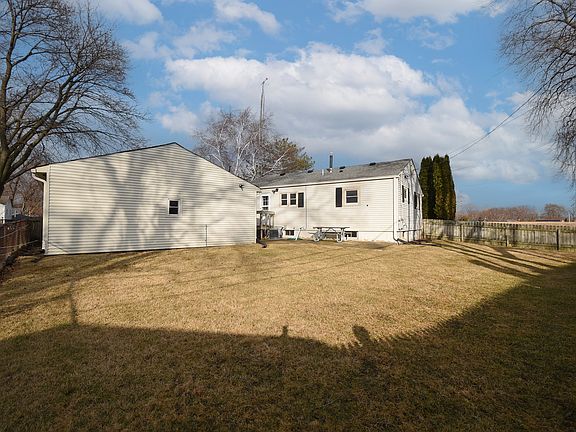 4th image of 2900 Yeoman St