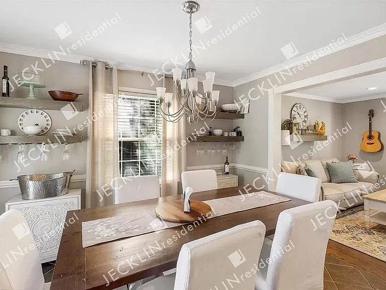 8410 Freestone Ave — Photo 8
