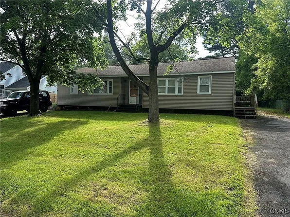 (undisclosed Address), Liverpool, NY 13088