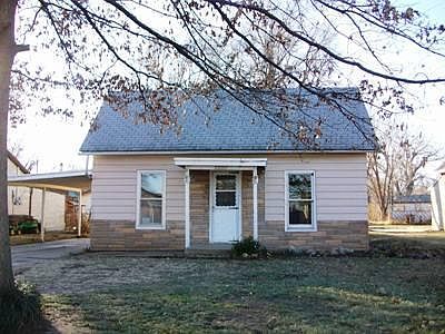 1st image of 1527 N 1st St
