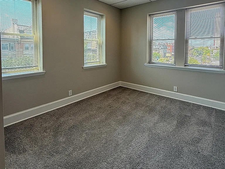 Campus Apartments — Photo 28