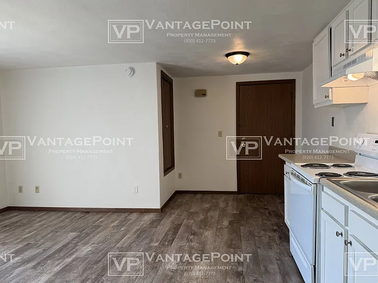 1920 Division St #11 — Photo 5