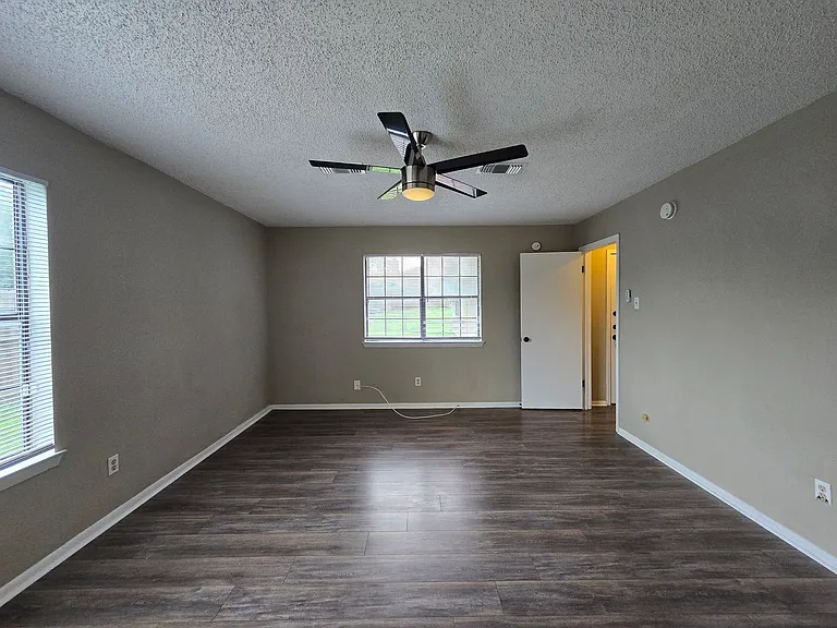 1710 Joy Dr — Photo 15