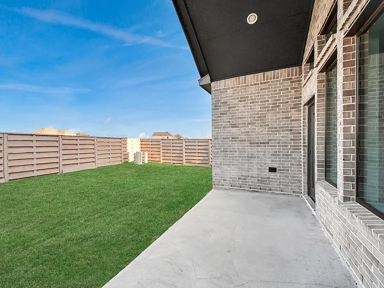 10706 Ursa St — Photo 10