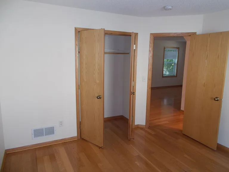 1020 Stinson St — Photo 8