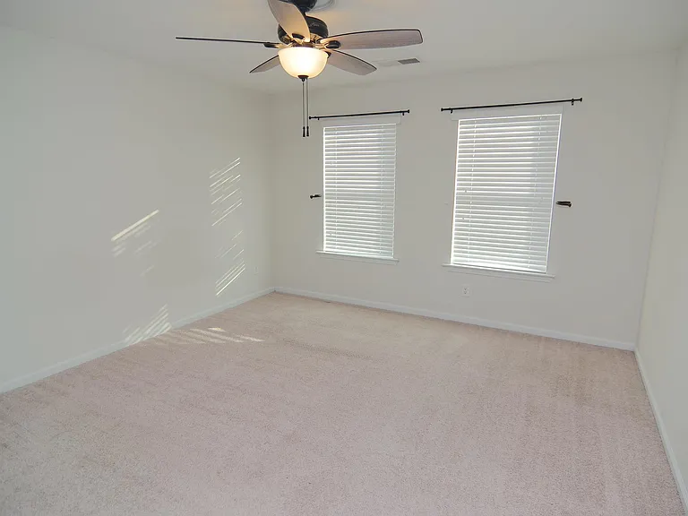 194 Bonhomme Cir — Photo 15
